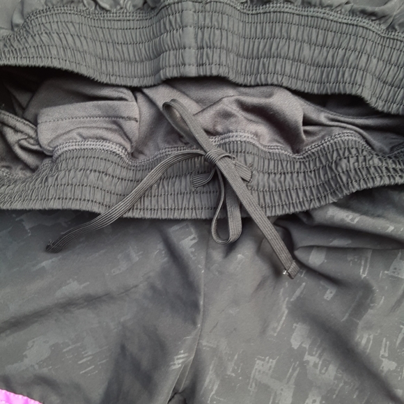 💕3/25💕Black & magenta "Champion" athletic shorts - Picture 3 of 9